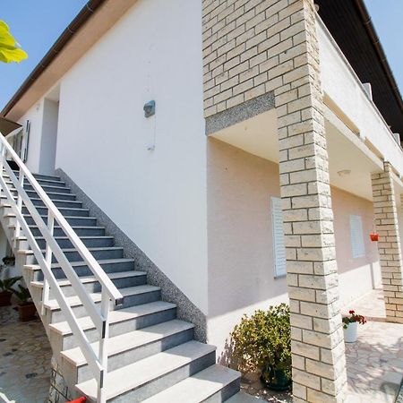 Rooms & Apartment Albina Baska  Exterior photo