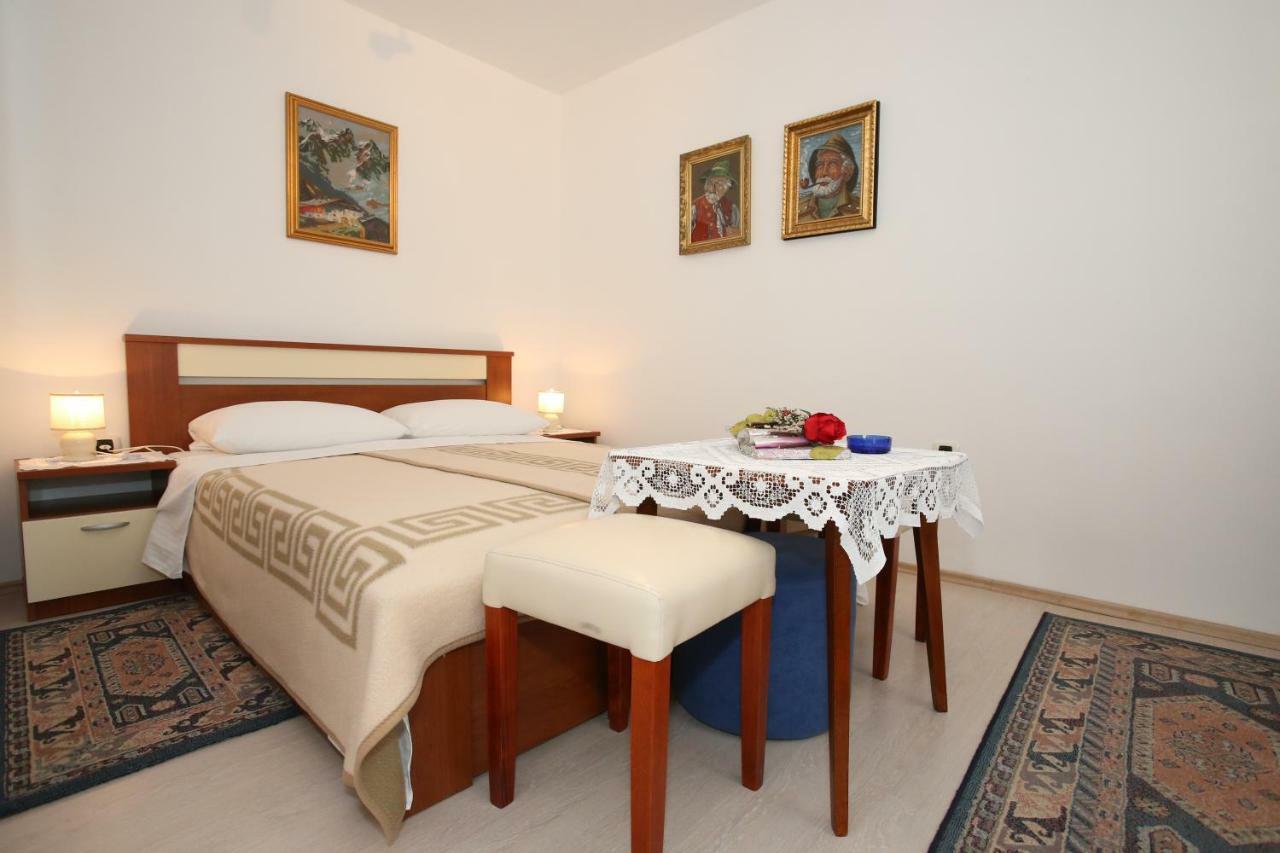 Rooms & Apartment Albina Baska  Exterior photo