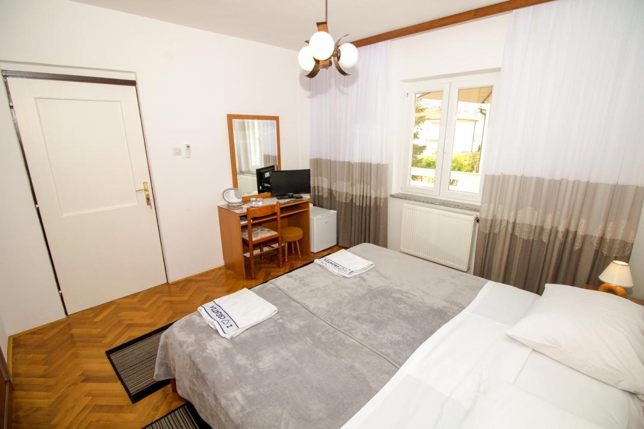 Rooms & Apartment Albina Baska  Exterior photo