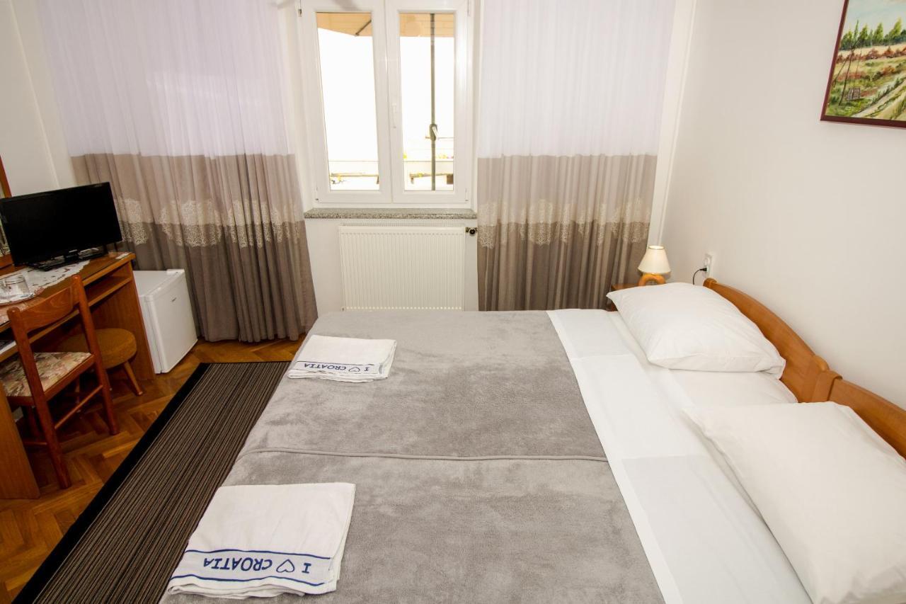 Rooms & Apartment Albina Baska  Exterior photo