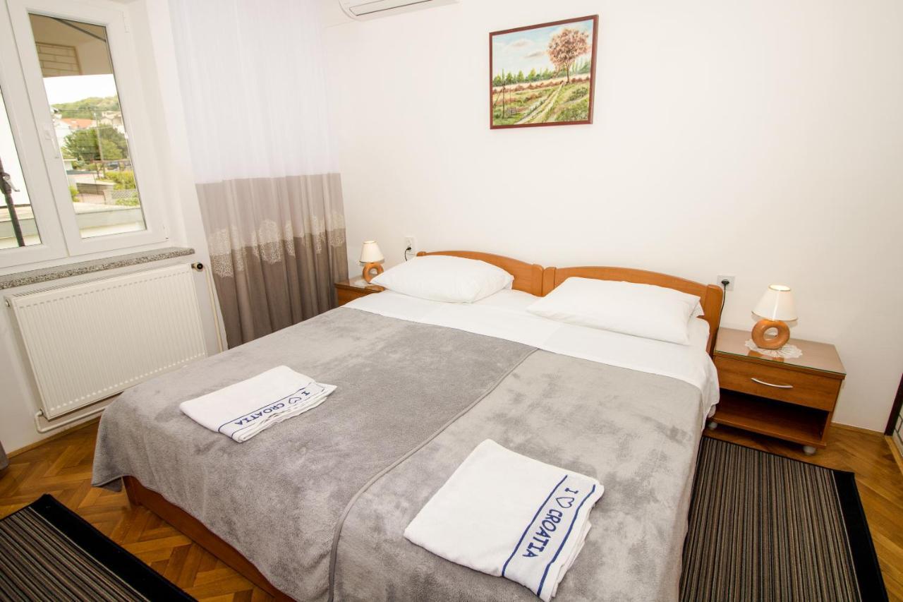 Rooms & Apartment Albina Baska  Exterior photo