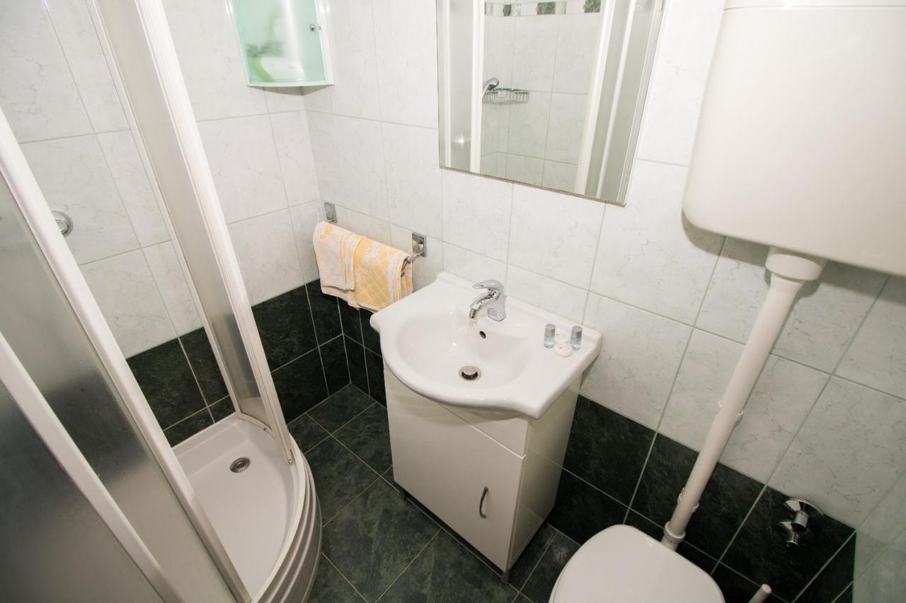 Rooms & Apartment Albina Baska  Exterior photo