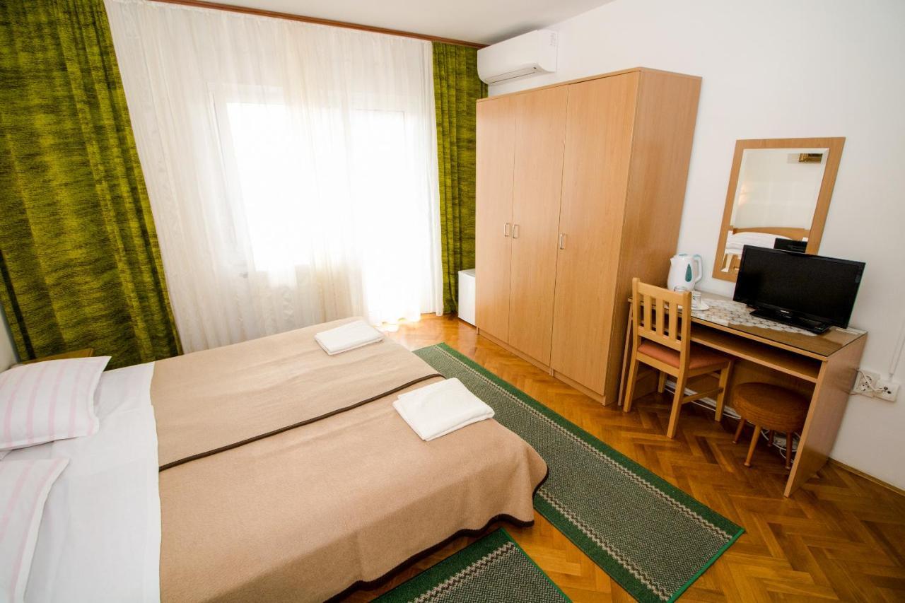 Rooms & Apartment Albina Baska  Exterior photo