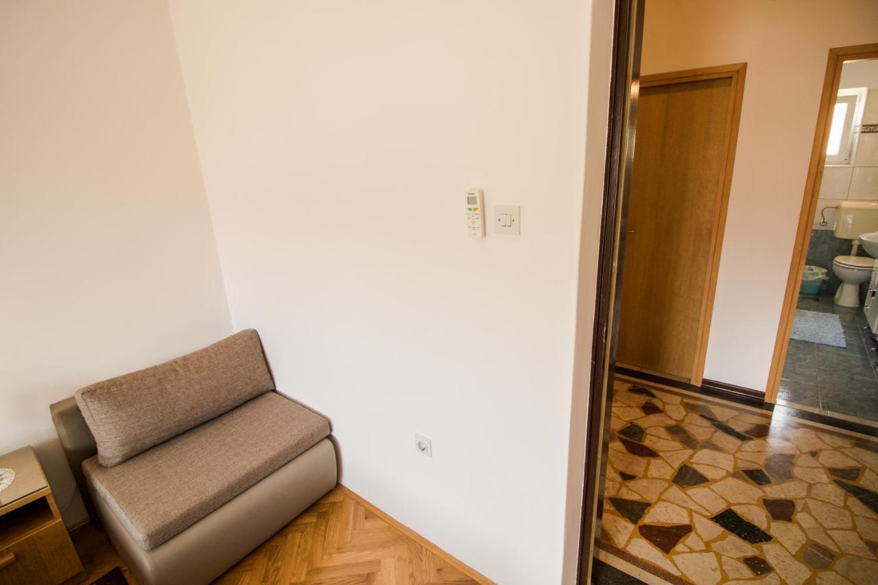 Rooms & Apartment Albina Baska  Exterior photo