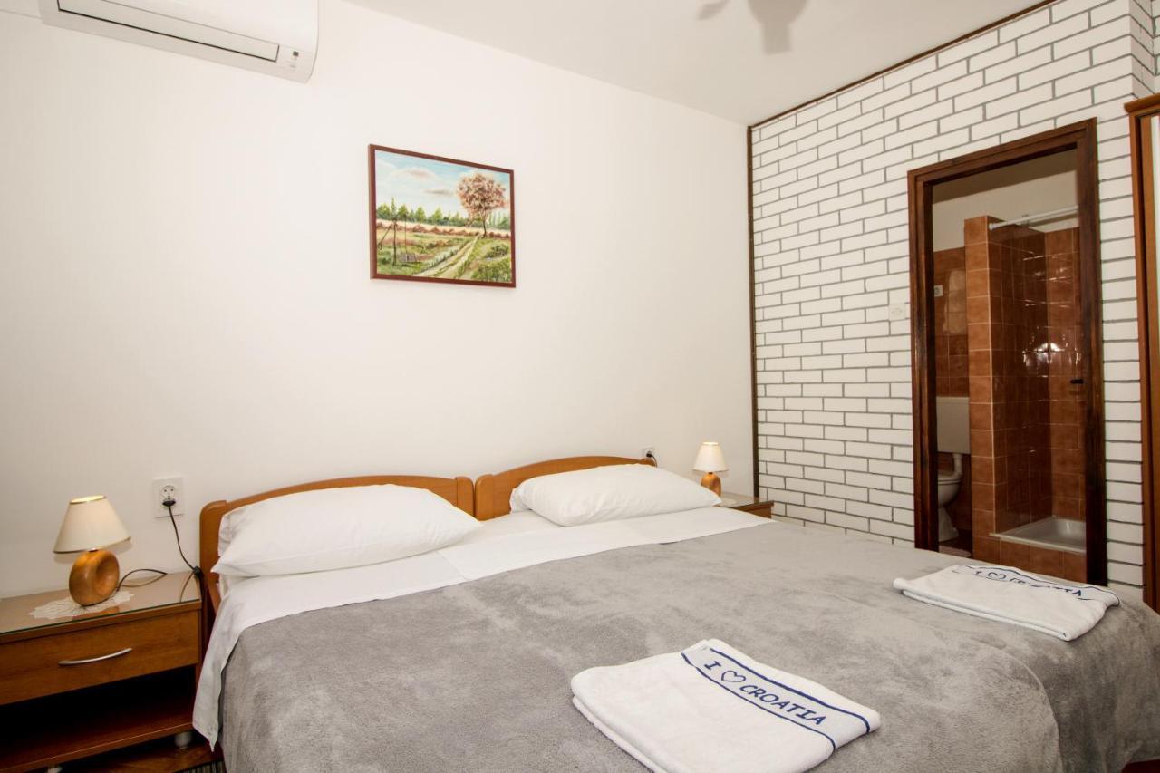 Rooms & Apartment Albina Baska  Exterior photo