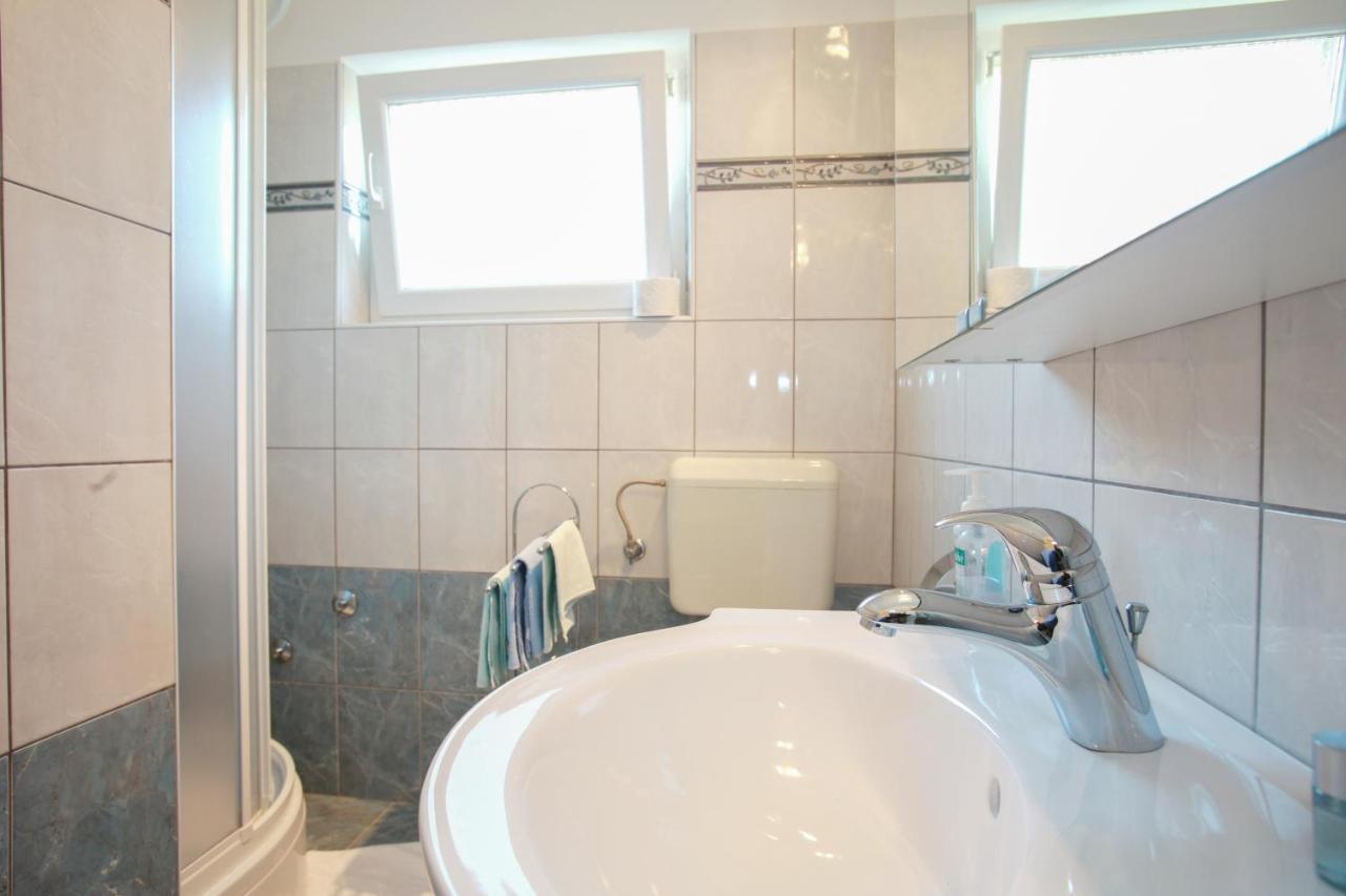 Rooms & Apartment Albina Baska  Exterior photo