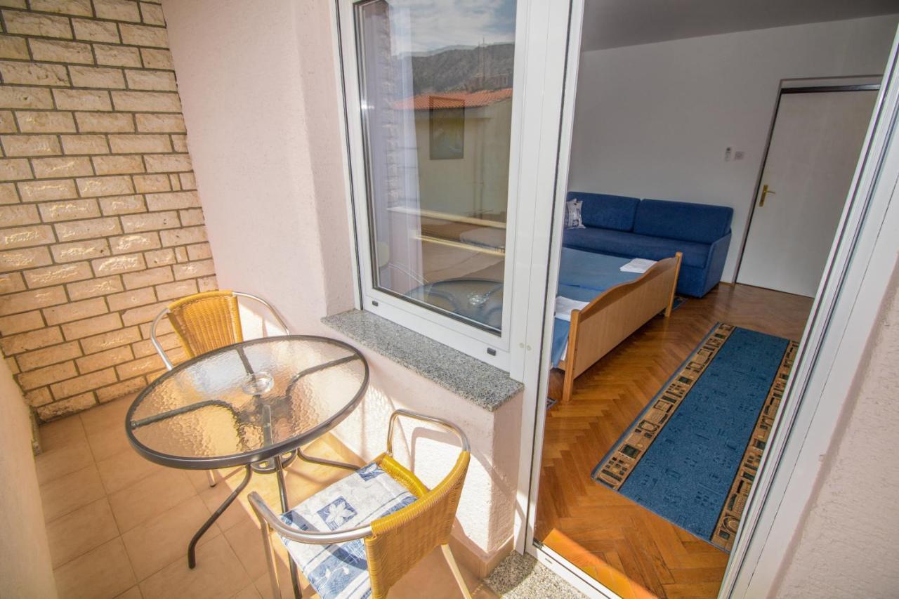 Rooms & Apartment Albina Baska  Exterior photo