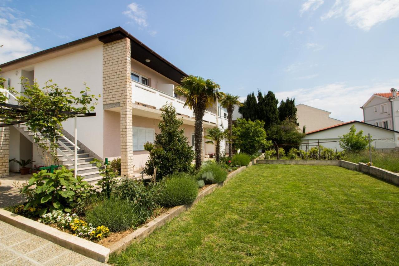 Rooms & Apartment Albina Baska  Exterior photo