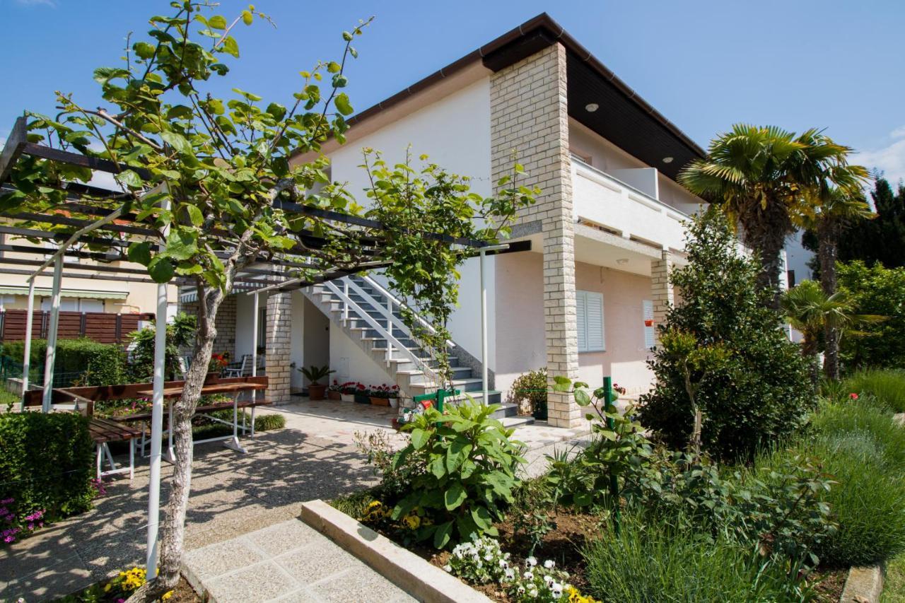 Rooms & Apartment Albina Baska  Exterior photo